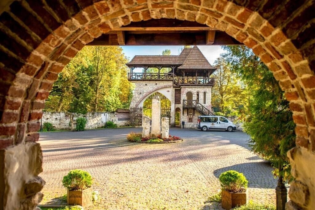 Hotel Древний Град парк-отель 4*