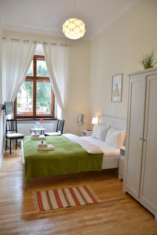 Obraz On The Square Guesthouse 3*