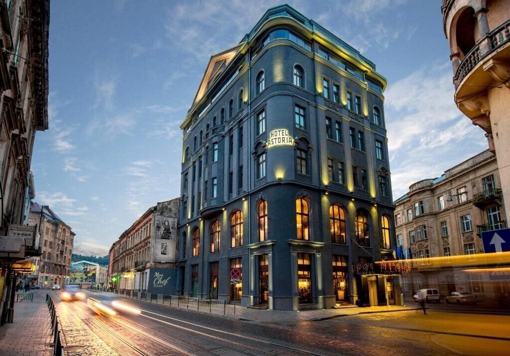 Отель Astoria Hotel 4*