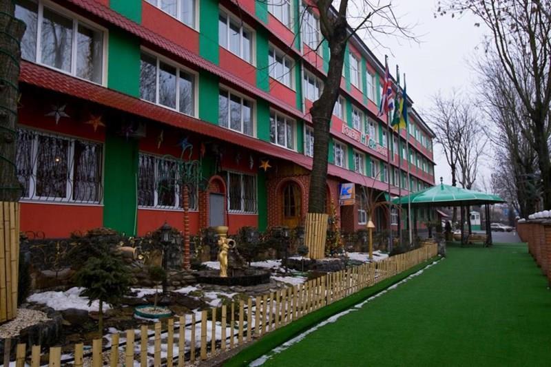 Отель Нтон 3*