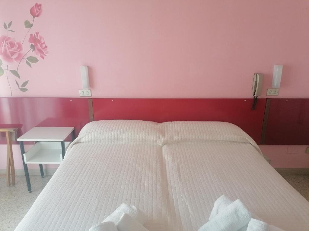 Hotel Hotel Nova Dhely 3*