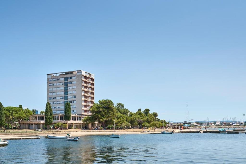 Hotel Guest House Adriatic - Rooms Jadran 2*