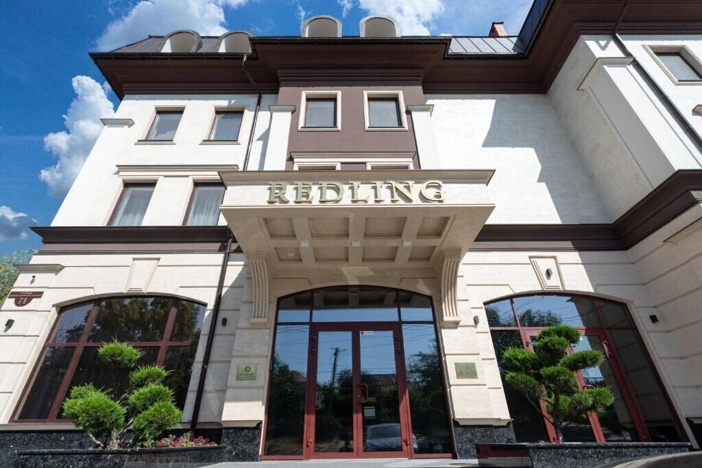 Готель Redling 4*