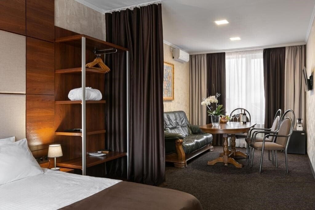 Hotel Галерея 4*