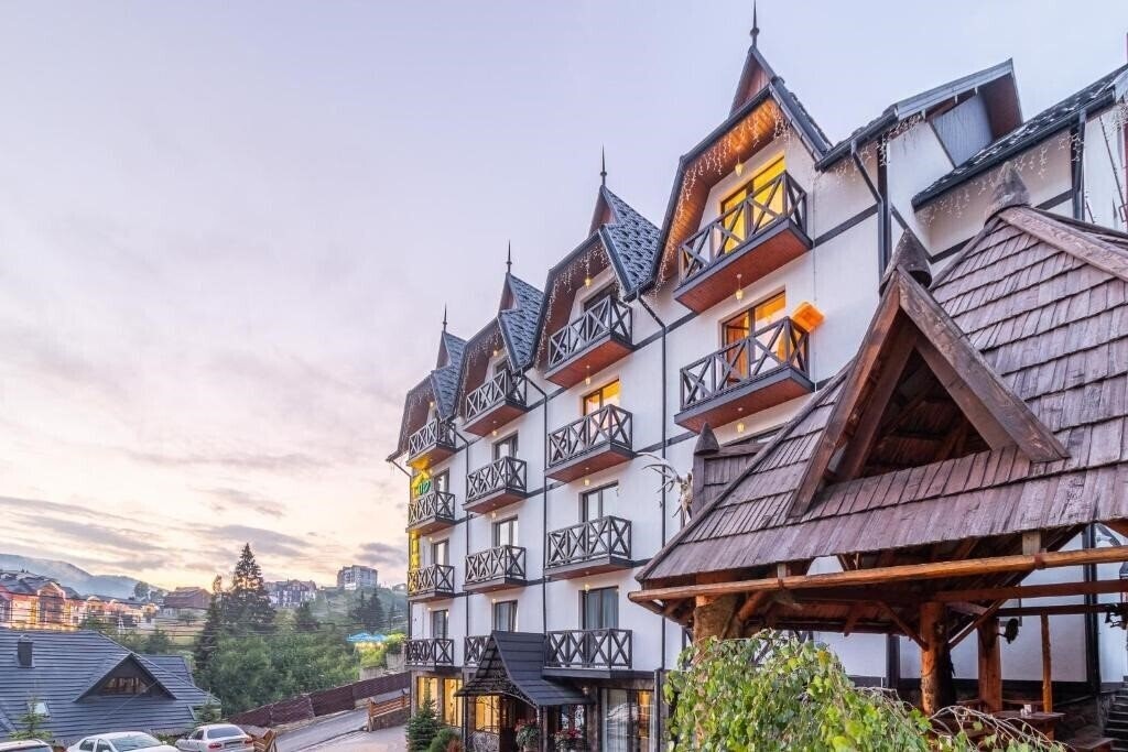 Отель Під Стріхою 4*