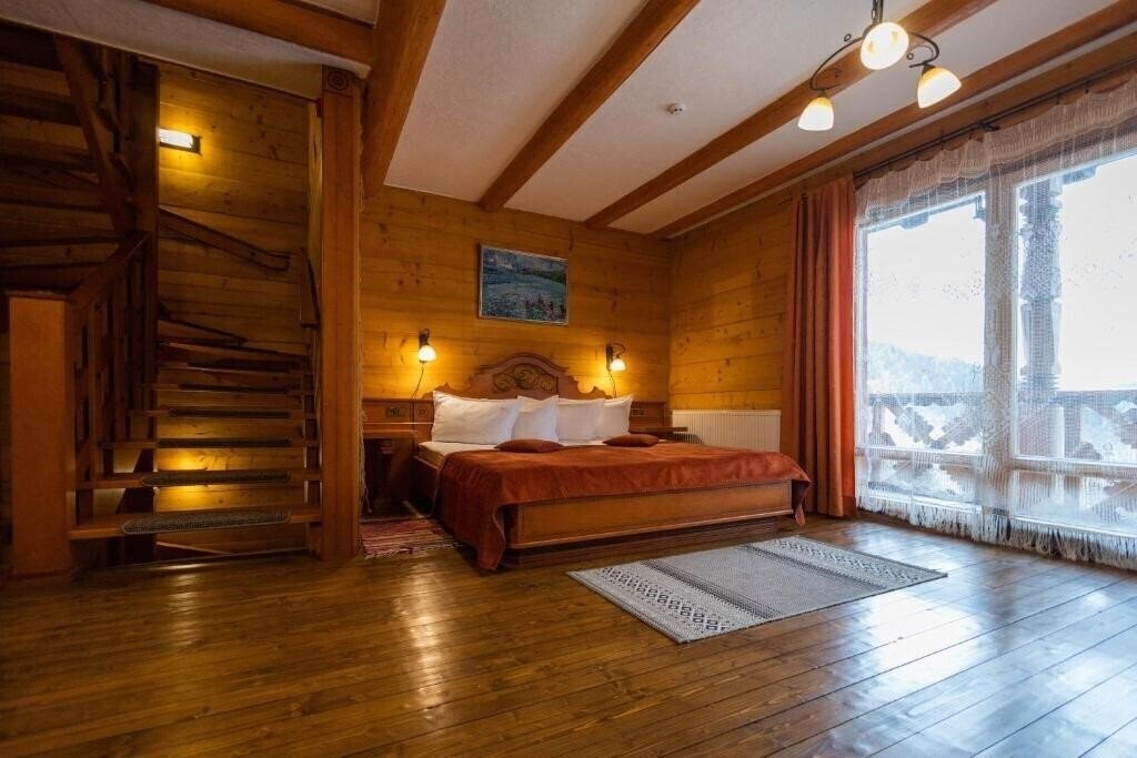 Hotel Коруна 4*