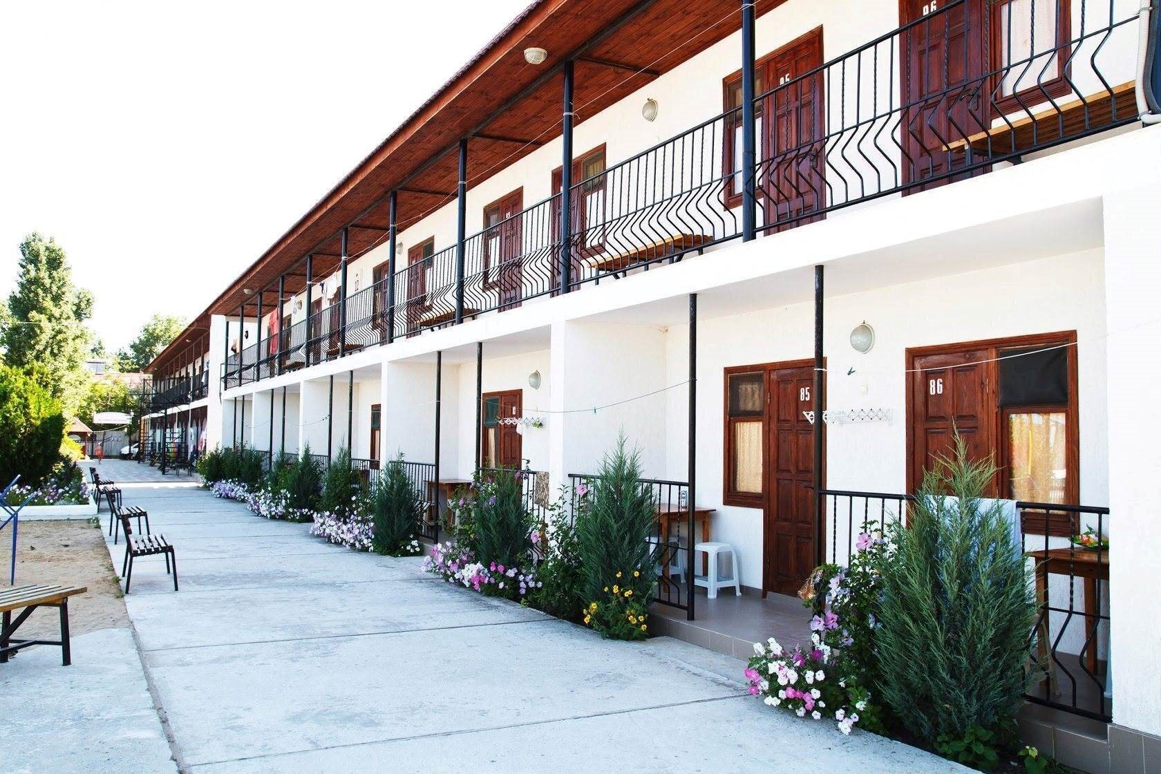 Готель Zarya 2*