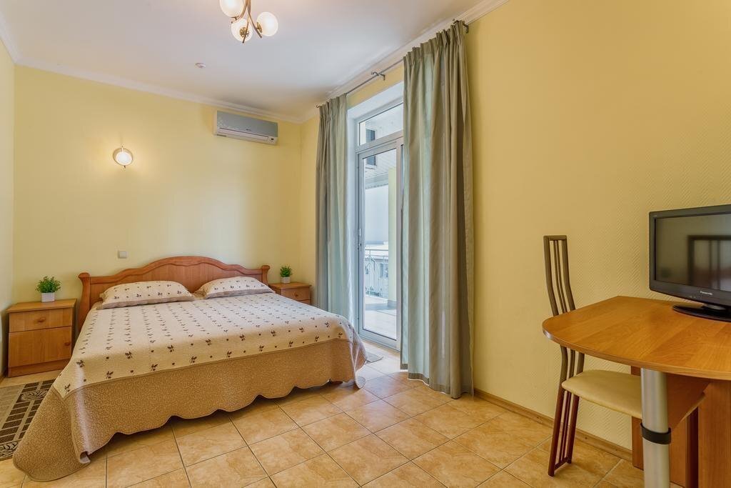 Готель Высотник 3*