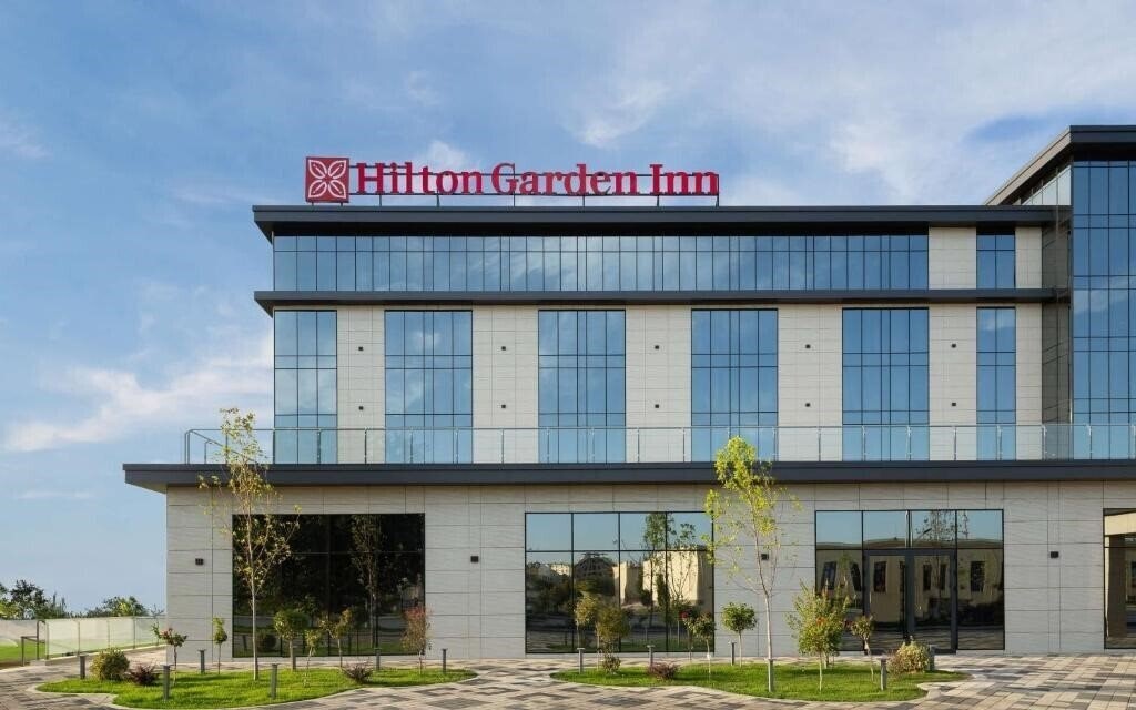 Отель Hilton Garden Inn 4*