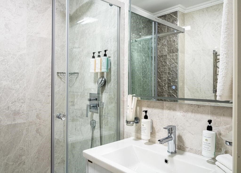 Фотографія Zarafshon Parkside 4*