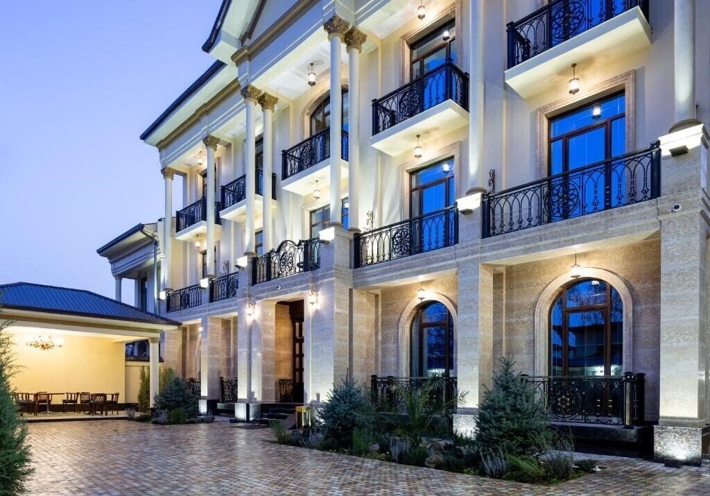 Готель Tashkent Palace 4*