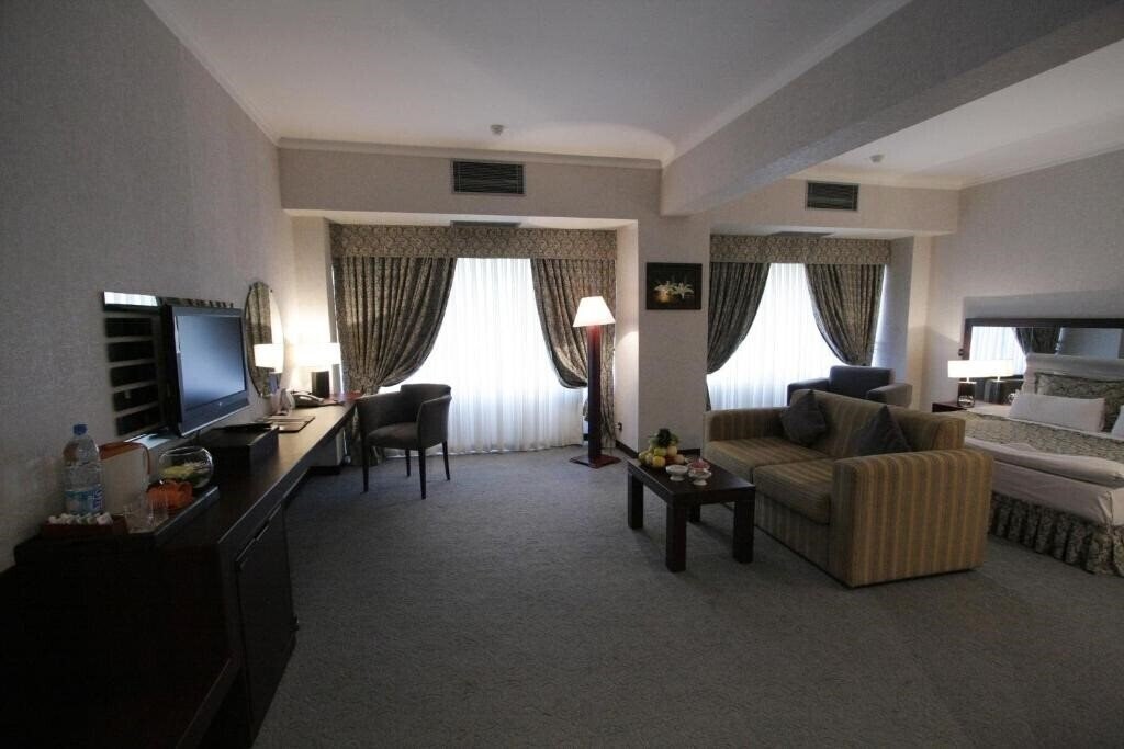 Готель Le Grande Plaza Hotel 4*