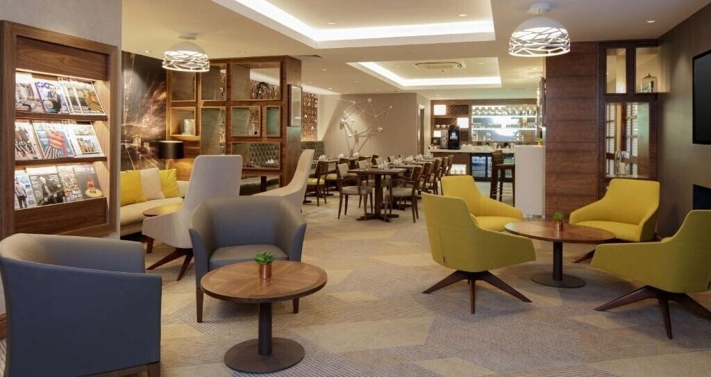 Готель Doubletree By Hilton Cambridge Hotel 4*