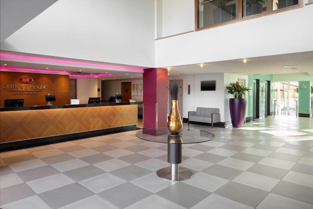 Zdjęcia Crowne Plaza London Ealing 4*