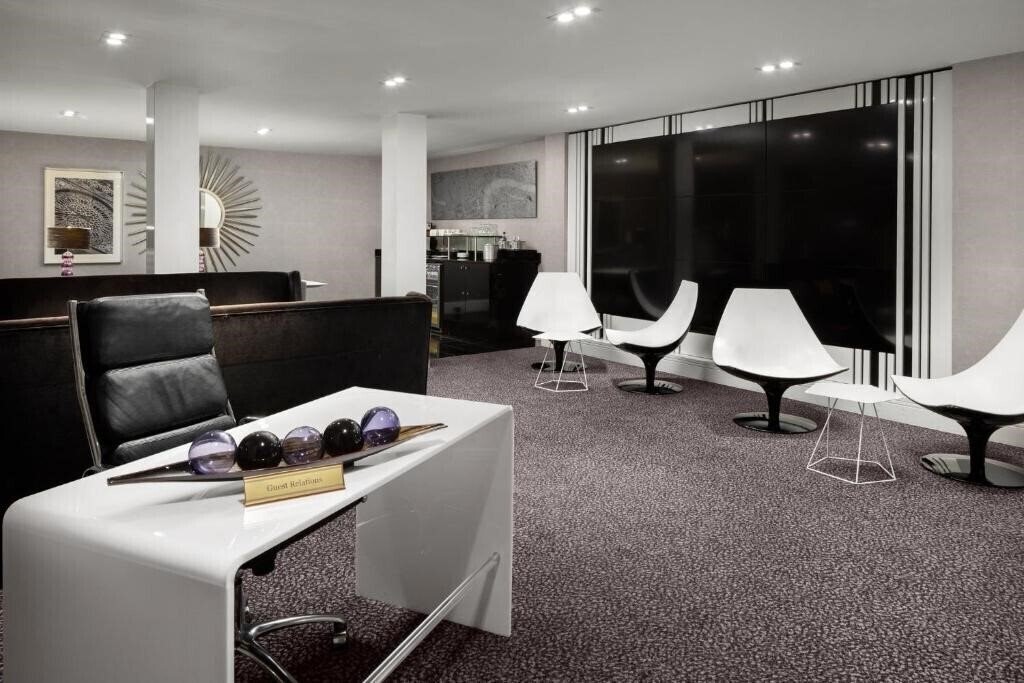 Zdjęcie Crowne Plaza London Ealing 4*