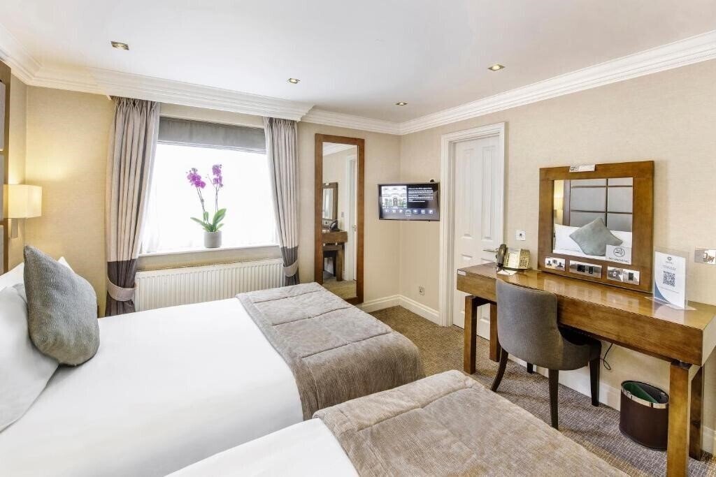 Фотографія Grange Langham Court 4*