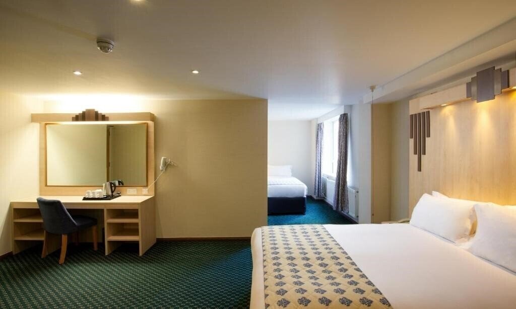 Zdjęcia Tavistock 3*