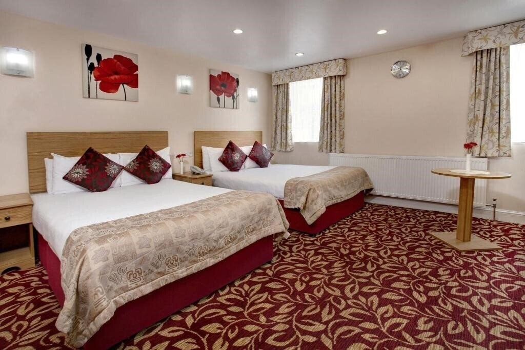 Фото Best Western Greater London 4*