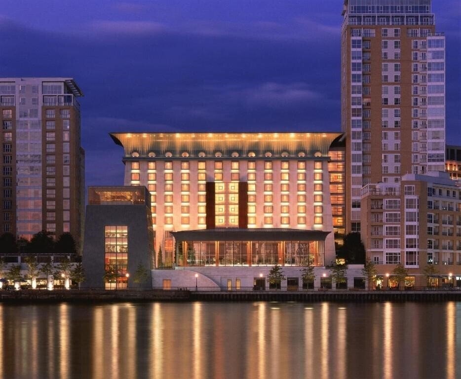 Hotel Canary Riverside Plaza 5*