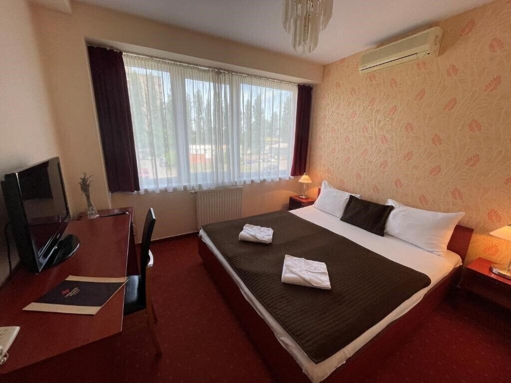Готель Canada Hotel 3*