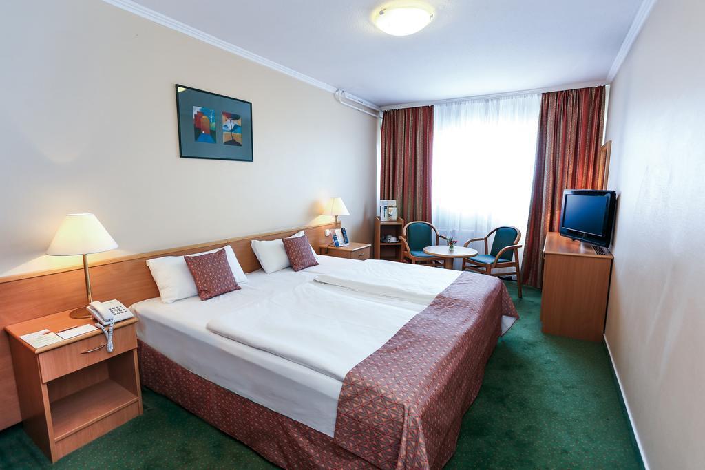 Hotel Danubius Hotel Arena 4*