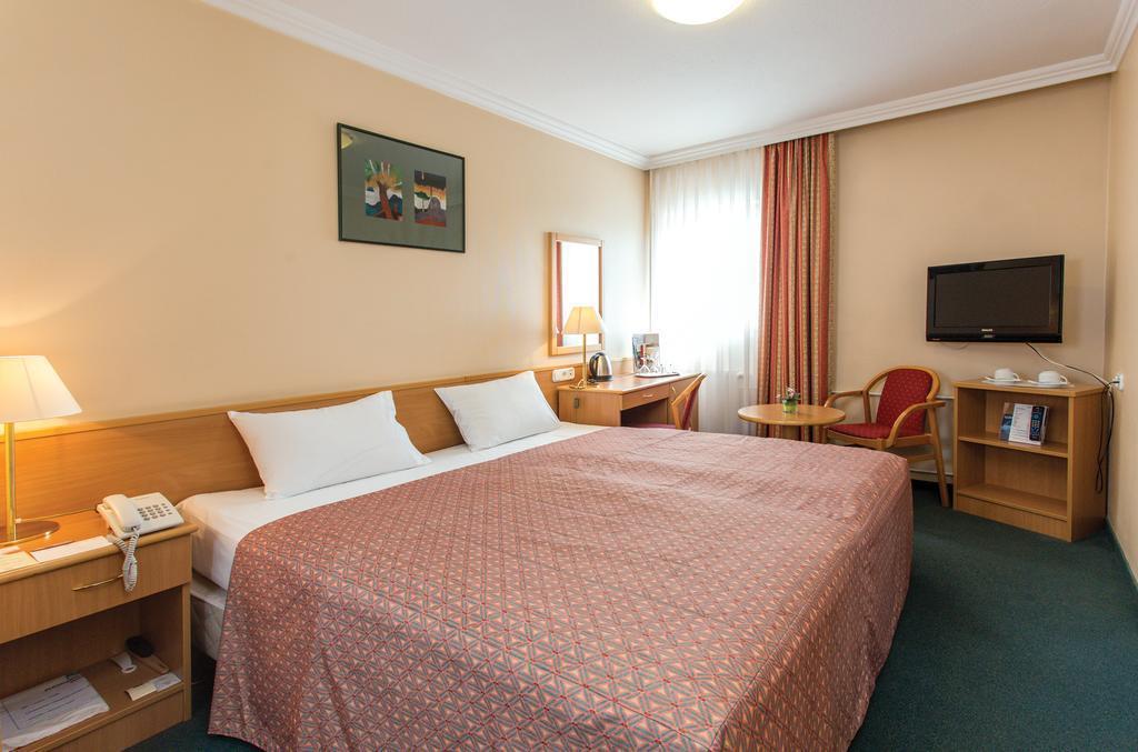 Zdjęcie Danubius Hotel Arena 4*