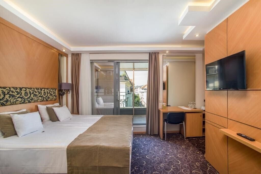 Готель Marmara Hotel 4*