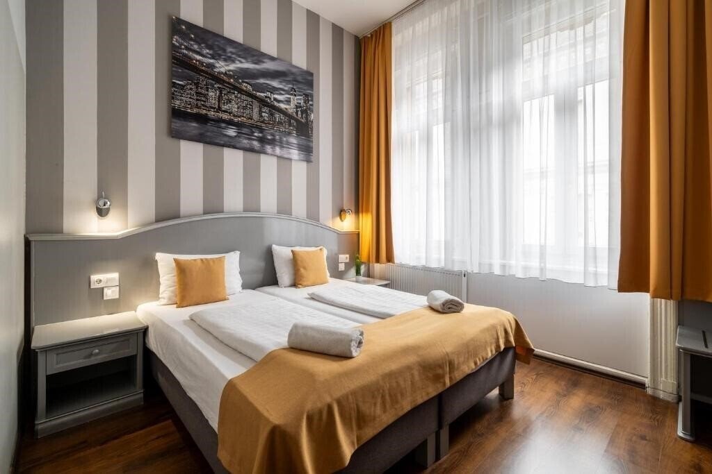 Zdjęcia Full Moon 1*