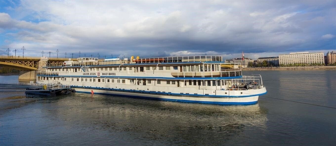 Zdjęcie Grand Jules Boat Hotel 3*