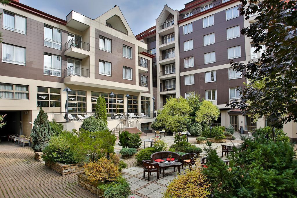 Отель Adina Apartment Hotel Budapest 4*