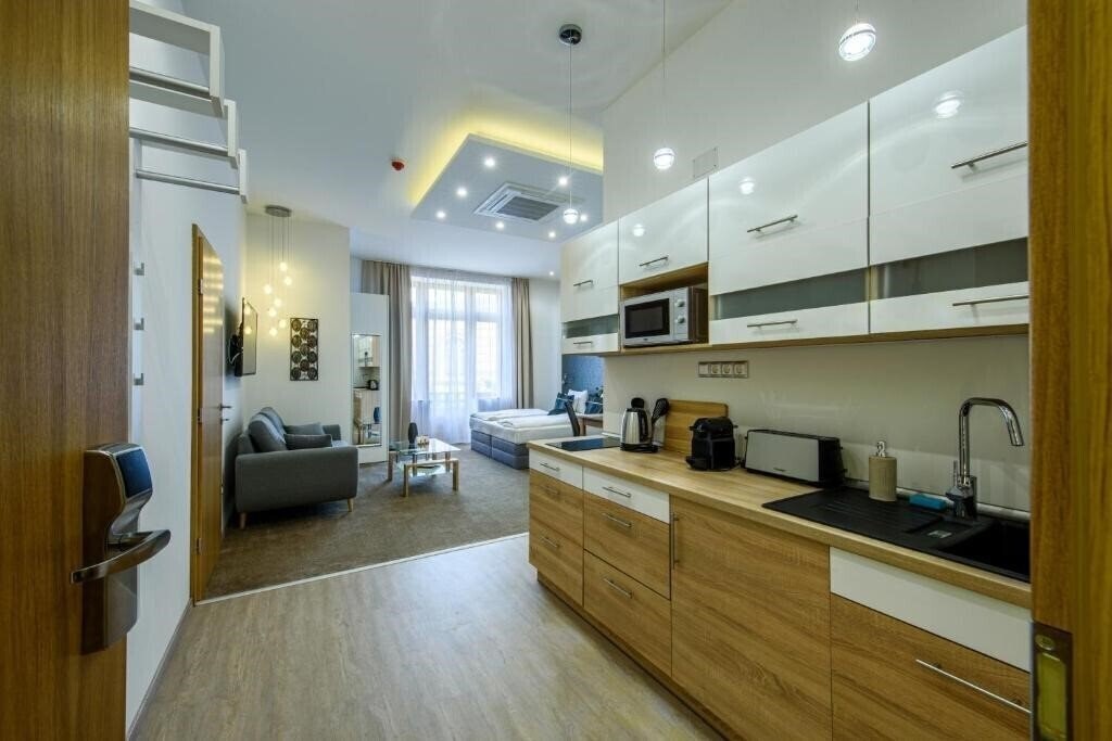 Картинка Karoly Corner Residences 3*