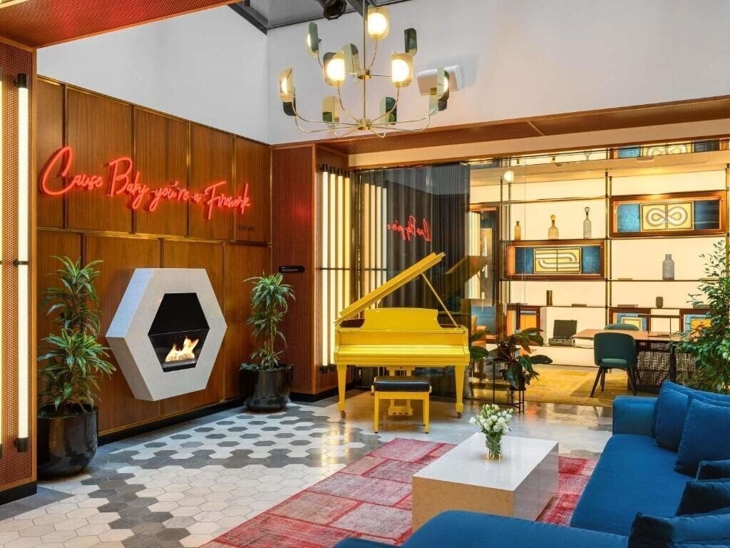 Фото Hard Rock Budapest 4*