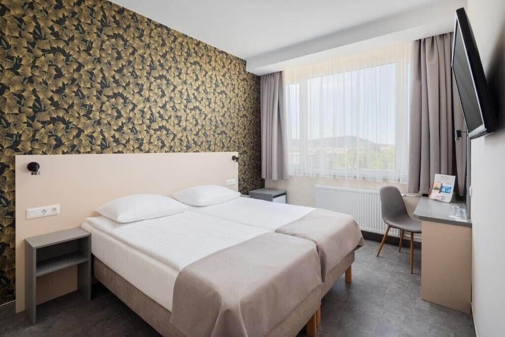 Zdjęcie Hotel Benczur 3*