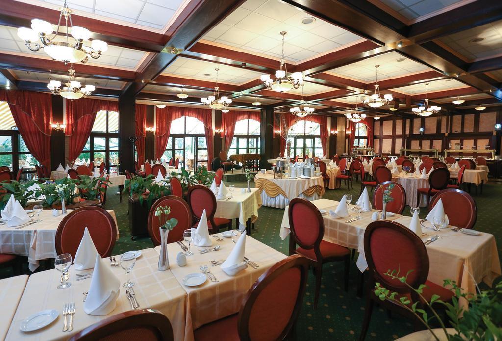 Фото Danubius Grand Hotel Margitsziget 4*