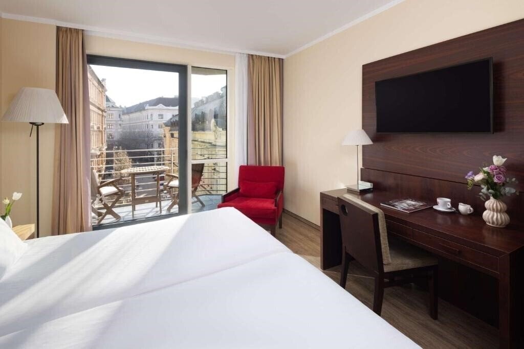 Фото Nh Budapest Hotel 4*