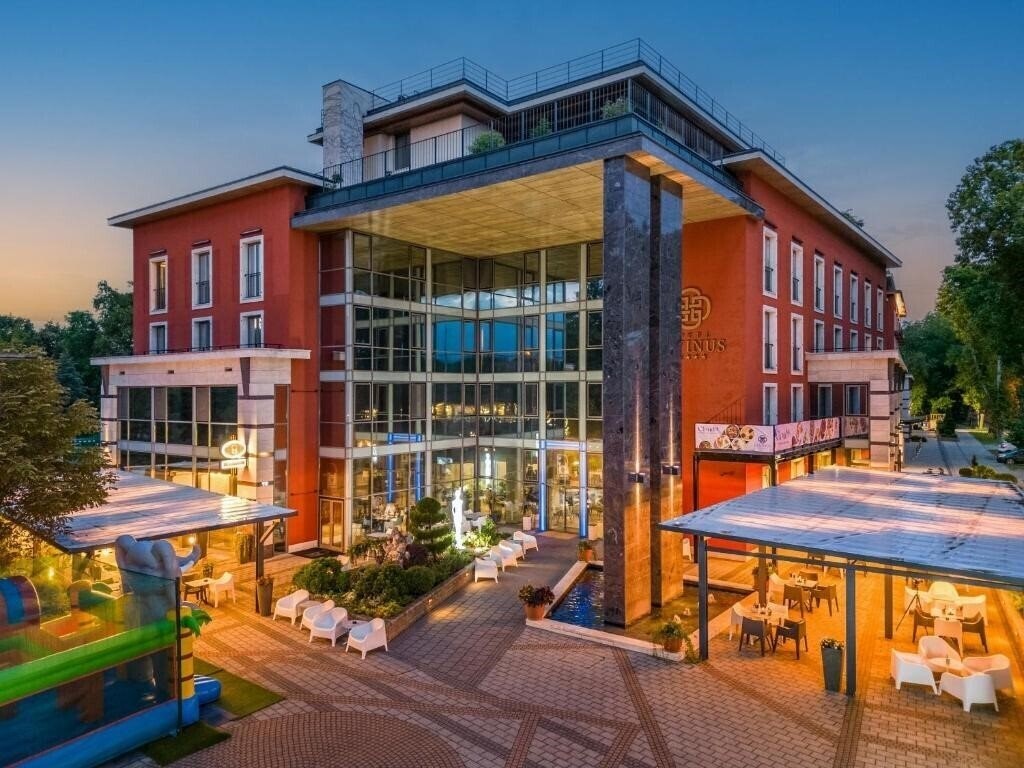 Отель Divinus 4*