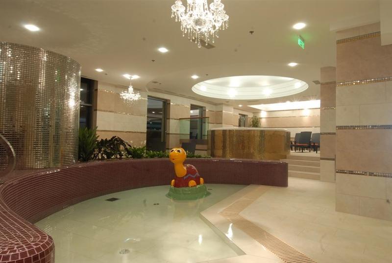 Отель Divinus 4*