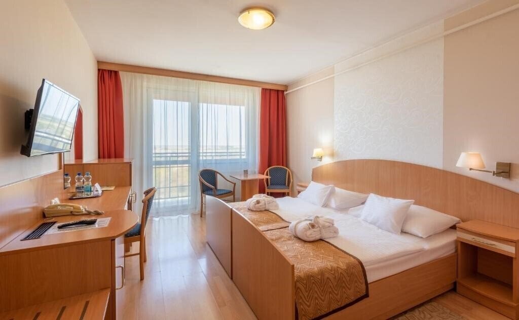 Zdjęcie Gyogy- es Wellness Hotel Baratsag 3*