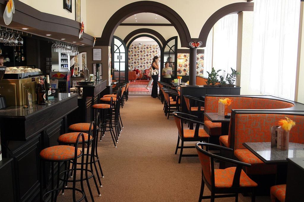 Zdjęcia In Hotel 3*