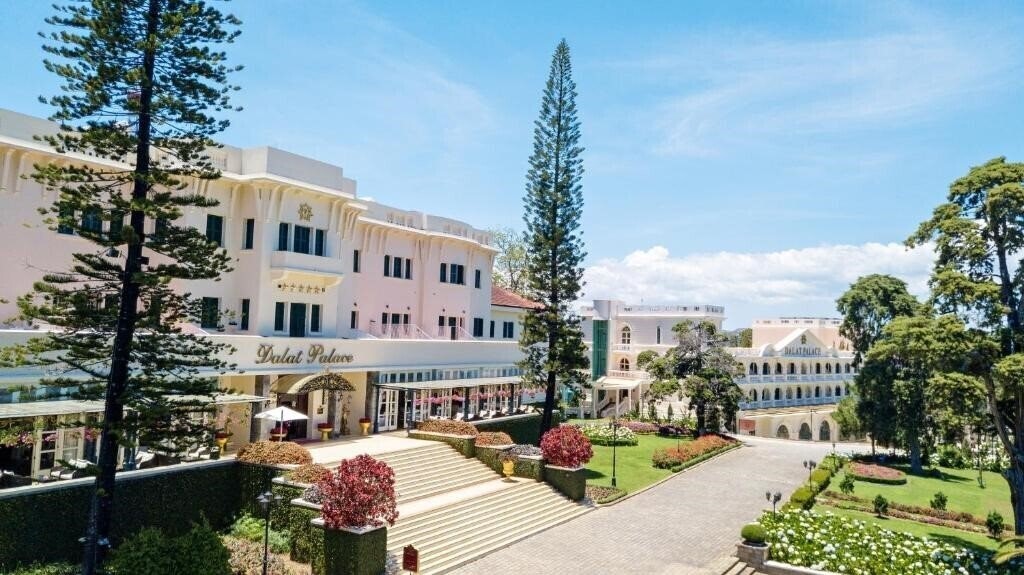 Hotel Dalat Palace Heritage (ex. Langbian Palace Hotel, Sofitel Dalat Palace) 5*
