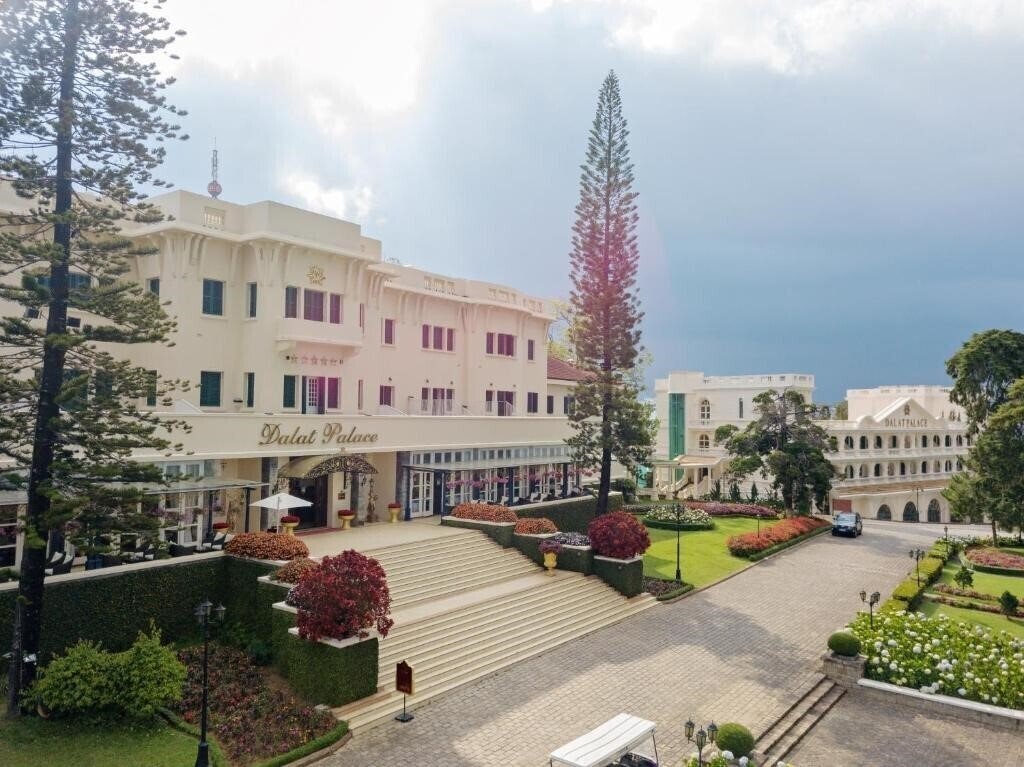 Obraz Dalat Palace Heritage (ex. Langbian Palace Hotel, Sofitel Dalat Palace) 5*