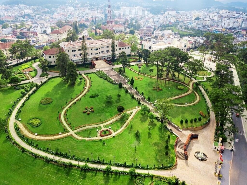 Zdjęcie Dalat Palace Heritage (ex. Langbian Palace Hotel, Sofitel Dalat Palace) 5*