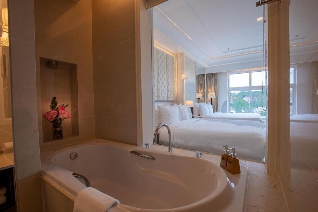 Фотография La Sapinette Hotel Dalat 4*