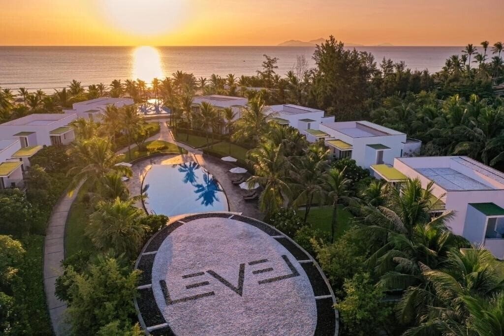 Готель Melia Danang Beach Resort 5*