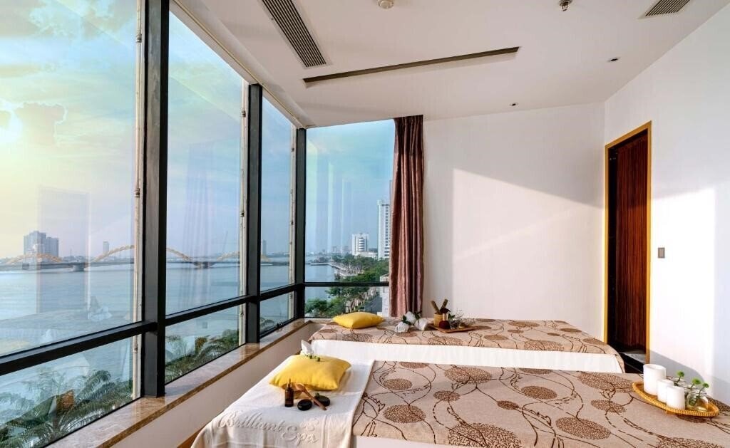 Картинка Brilliant Hotel Da Nang 4*