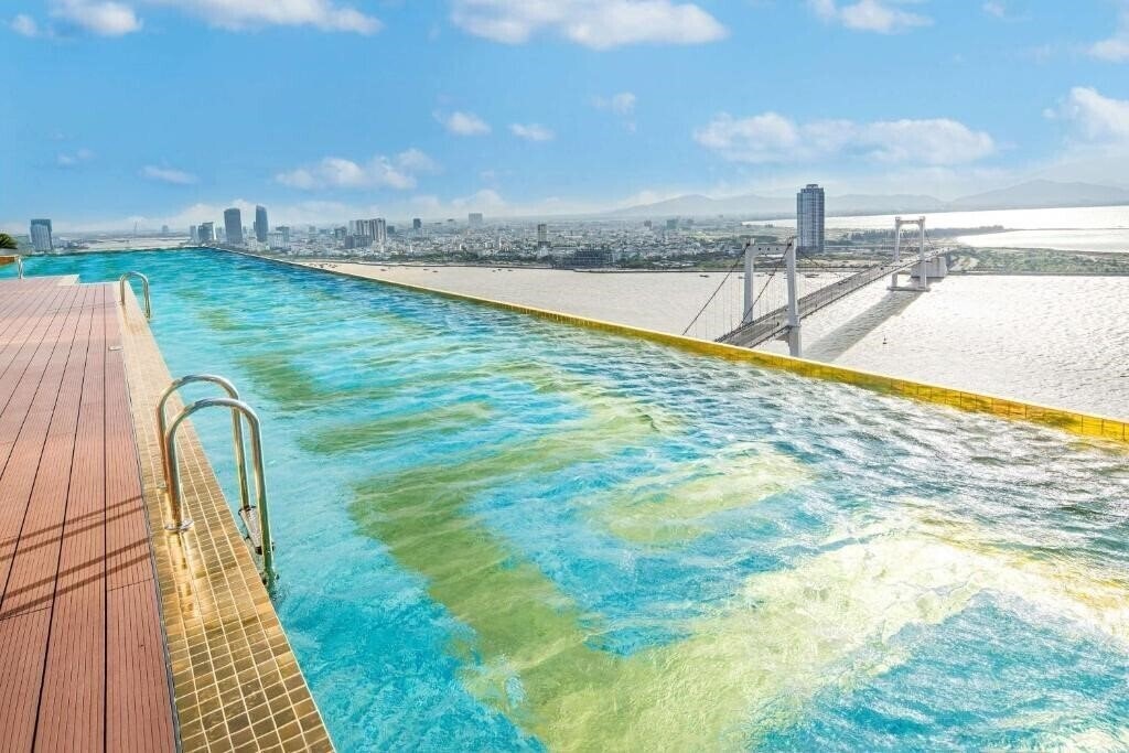 Фотографія Wyndham Danang Golden Bay Hotel 4*