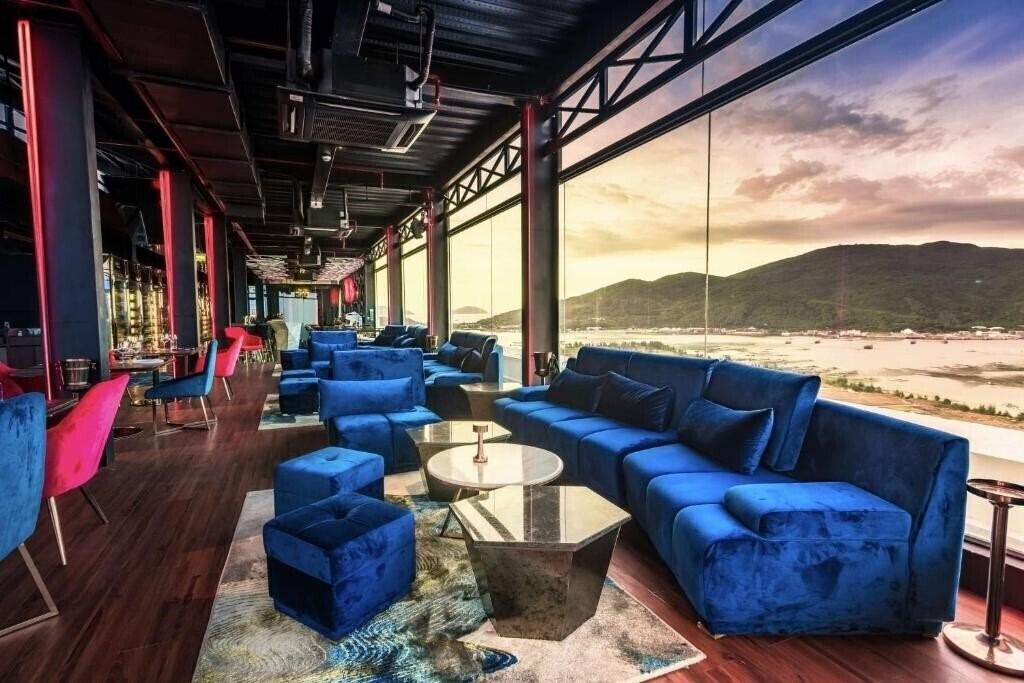 Зображення Wyndham Danang Golden Bay Hotel 4*