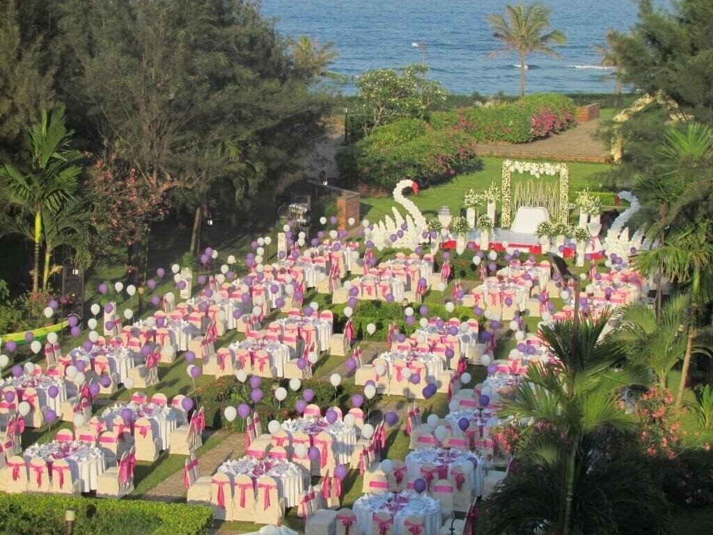 Фотография Centara Sandy Beach Resort Danang 4*