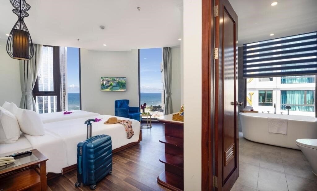 Фотография Menora Premium Da Nang 3*