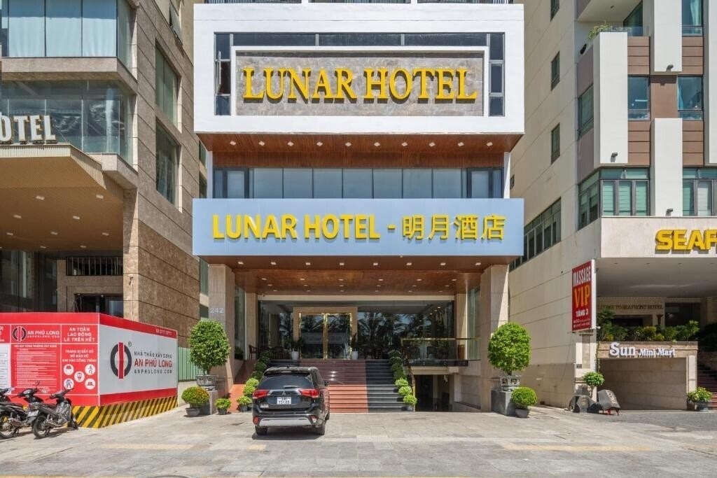 Hotel Lunar Hotel 4*
